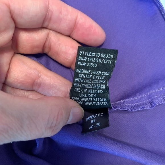 A. Byer purple ruffle v-neck racer back sleeveless satin blouse size medium - Picture 5 of 5